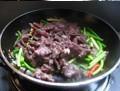 蒜苔黑椒牛肉的做法步骤5