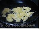 菌菇红肠蛋炒饭的做法图解2