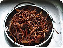 茶树菇无花果老鸭汤的做法步骤2