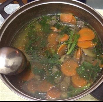 胡萝卜猪肝汤的做法步骤1