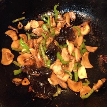 尖椒蚝油杏鲍菇的做法步骤3