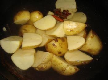 培根大蒜焖土豆的做法图解1