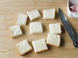 培根芝士焗面包布丁的做法步骤1