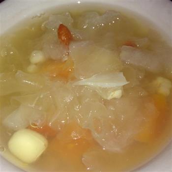 银耳雪梨木瓜营养汤的做法图解3