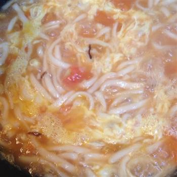 西红柿鸡蛋热汤面的做法步骤11
