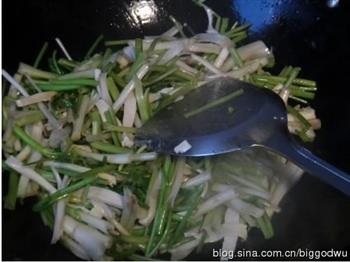 水芹菜炒豆干的做法步骤4