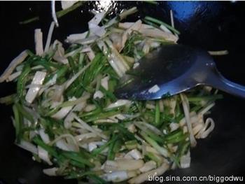 水芹菜炒豆干的做法步骤5