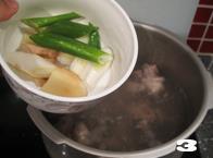 清炖白萝卜牛腩汤的做法步骤3