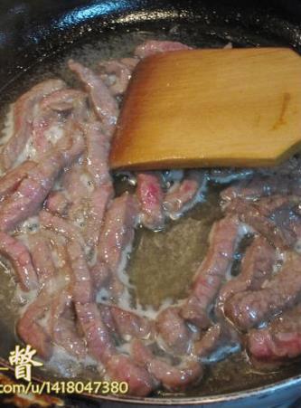 酸菜洋葱炒牛肉的做法步骤5