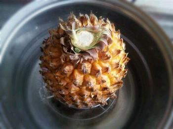 傣族美味菠萝饭的做法步骤2