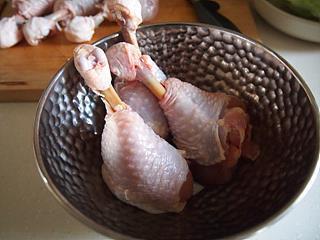 锅烤豉油鸡腿的做法步骤3