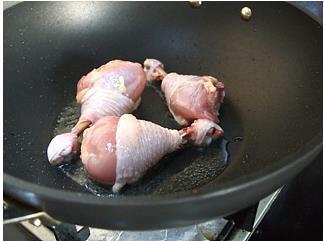 锅烤豉油鸡腿的做法步骤4