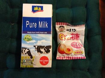 QQ糖牛奶布丁的做法步骤1
