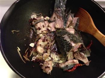 酸菜鱼火锅的做法步骤2