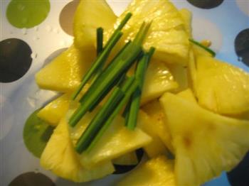 香茅草菠萝沙拉的做法图解3