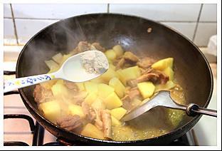 咖喱土豆炖牛肉的做法步骤10
