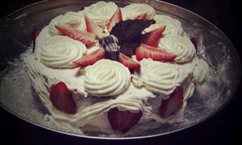 草莓奶油蛋糕的做法步骤2