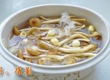 白莲茶树菇乳鸽汤的做法步骤4