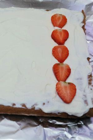 可可奶油草莓蛋糕卷的做法步骤8