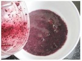 自制双莓酸奶的做法图解2