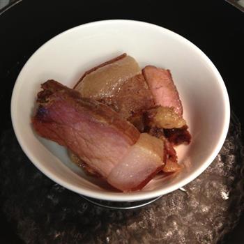 土豆青豆香菇腊肉焖饭的做法步骤3