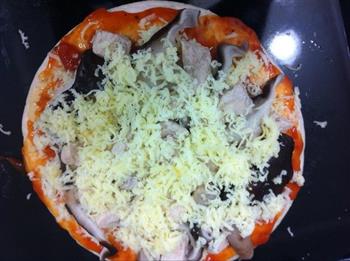 香菇鸡肉披萨的做法步骤2