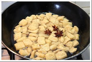 无锡最有名的特色小吃-卤汁豆腐干的做法图解4