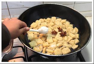 无锡最有名的特色小吃-卤汁豆腐干的做法图解6