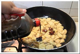 无锡最有名的特色小吃-卤汁豆腐干的做法图解7