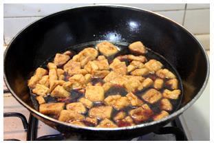 无锡最有名的特色小吃-卤汁豆腐干的做法图解9