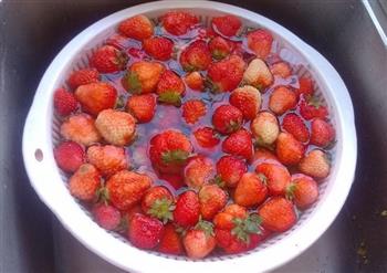 家庭自制草莓酱的做法步骤1