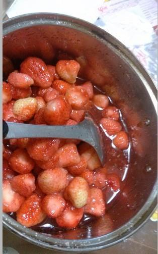 家庭自制草莓酱的做法步骤4
