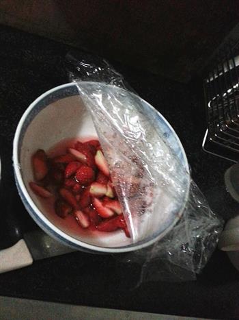 美味草莓酱的做法步骤2