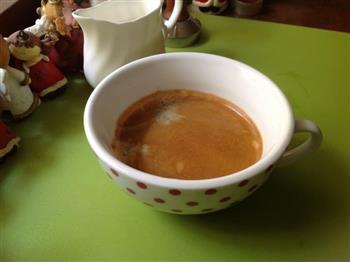 在家煮一杯好咖啡-拉花拿铁 Love的做法图解3