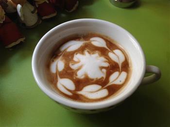 在家煮一杯好咖啡-拉花拿铁 Love的做法图解5