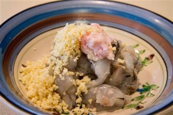水晶虾饺-跟着顶级厨师学做虾饺的做法步骤2