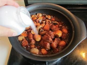 口蘑鹌鹑蛋烧肉的做法步骤10