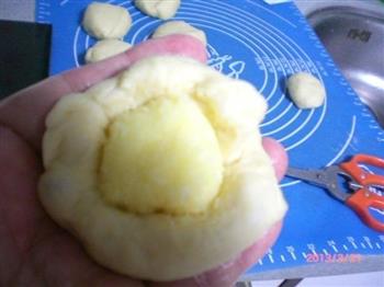 花样面包-椰蓉花形面包的做法步骤3