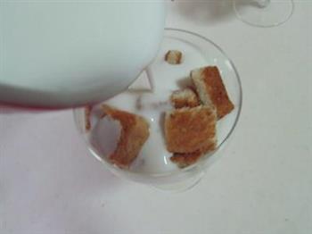 酸奶水果杯的做法步骤4