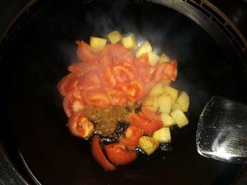 番茄土豆炖牛排骨的做法步骤2
