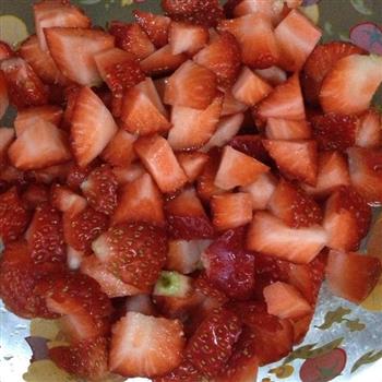 宝子妈手工草莓果酱的做法步骤2