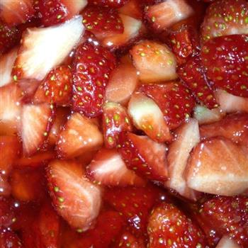 宝子妈手工草莓果酱的做法步骤4