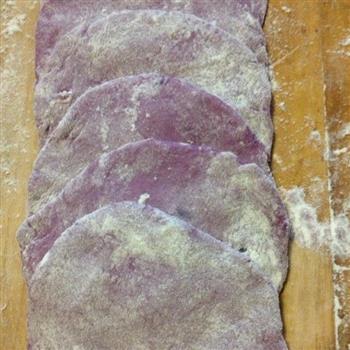 紫薯玫瑰卷的做法步骤2