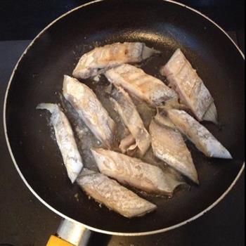 香煎带鱼的做法步骤2