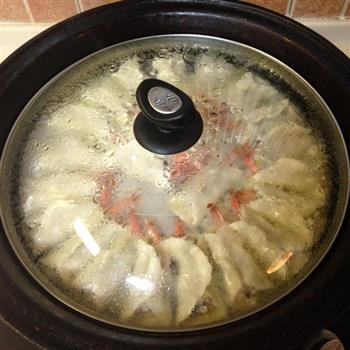 虾肉水煎饺的做法步骤5