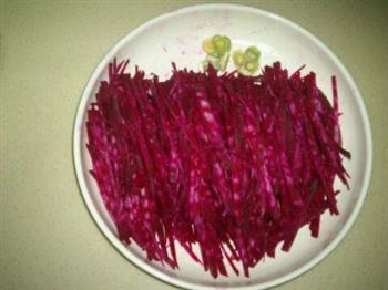 紫菜头炒肉丝的做法图解2