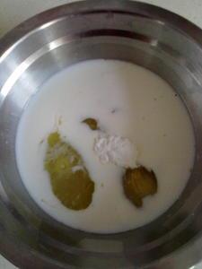 牛奶芙蓉蛋的做法步骤2