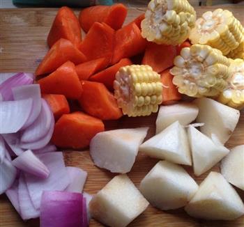 玉米胡萝卜山药排骨汤的做法图解3