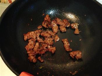 蒜苗炒肉的做法步骤2