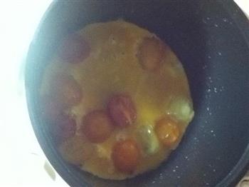 无油电饭煲西红柿炒鸡蛋的做法步骤3